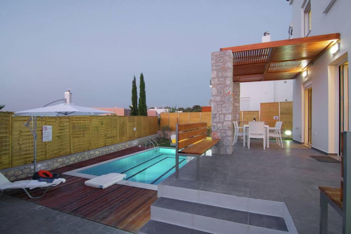 Villa Aada - Moderne Komfortvilla Mit Eigenem Pool Loutra Eksteriør bilde