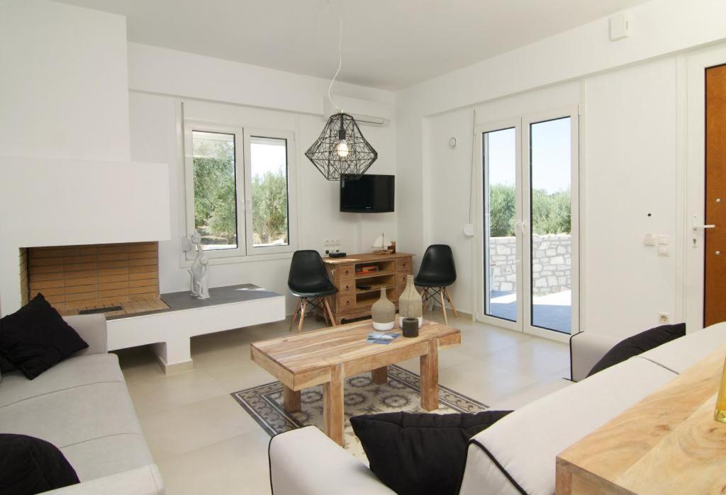 Villa Aada - Moderne Komfortvilla Mit Eigenem Pool Loutra Eksteriør bilde